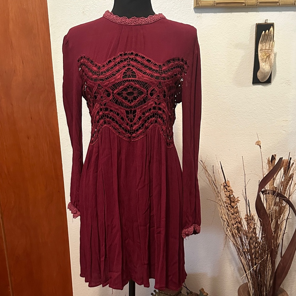 Elegant Burgundy Lace Dress